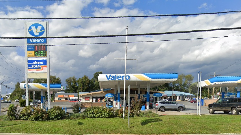 Detectives Investigating Wilmington Valero Gas Station Armed Robbery 